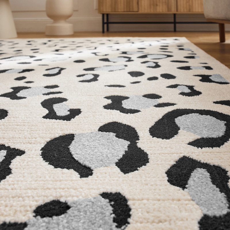 Tapis SAVA crème effet léopard 120x160 cm