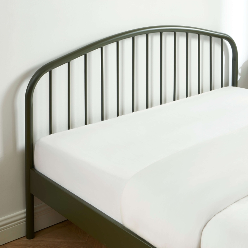 Lit PANTONE 140x190 métal vert olive sommier inclus