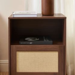 Lot 2 tables de chevet HARIA effet noyer et rotin