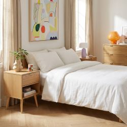 Ensemble commode et 2 tables de chevet JEANNE effet chêne