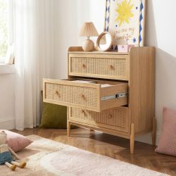 Commode enfant PABLO 3 tiroirs cannage rotin et effet bois 80cm