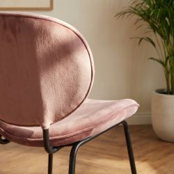 Lot de 2 chaises SHEILA velours rose pieds métal noir
