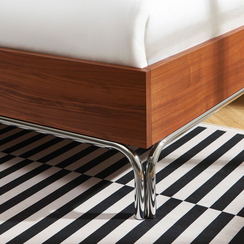 Lit MAGGY 140x190 placage noyer et pieds métal chromé sommier inclus