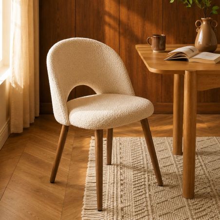 Lot de 6 chaises SIMONE tissu bouclette blanc cassé pieds bois teinté noyer