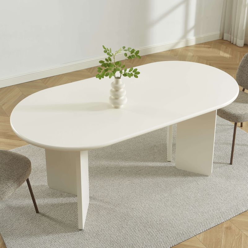 Table à manger ovale SONIA laquée cachemire