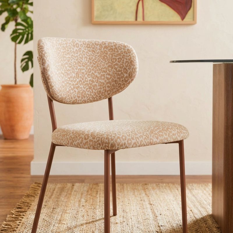 Lot de 2 chaises OREL tissu léopard beige et pieds métal effet bois
