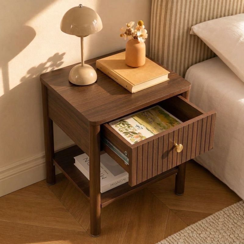 Table de chevet CLEO placage chêne effet noyer 40cm