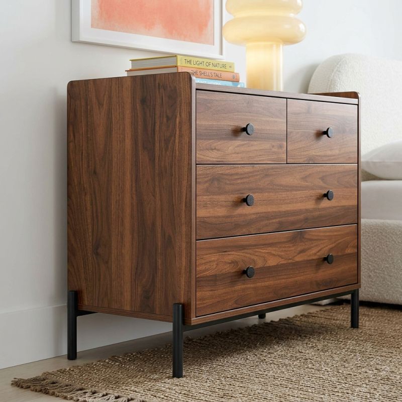 Commode SANA 3 tiroirs effet noyer et poignées noires